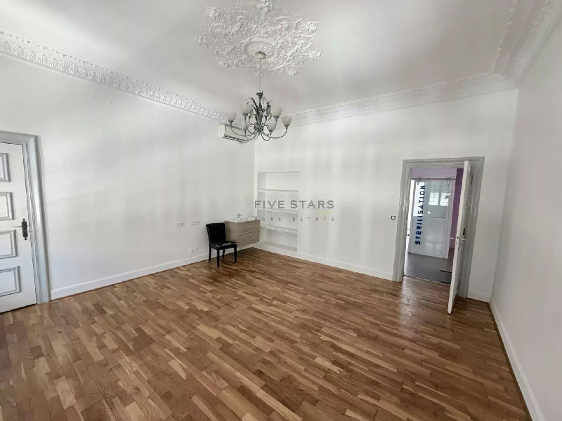 Nice City Centre – Avenue Jean Médecin Rare Opportunity – Prime Commercial/Professional Property