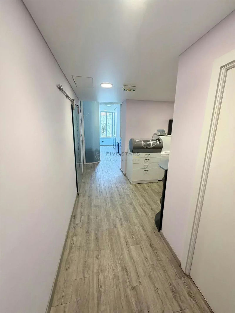 Nice City Centre – Avenue Jean Médecin Rare Opportunity – Prime Commercial/Professional Property - 4
