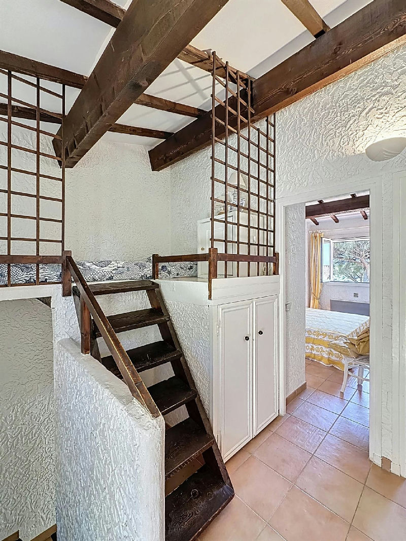 Corner house renovated - 5