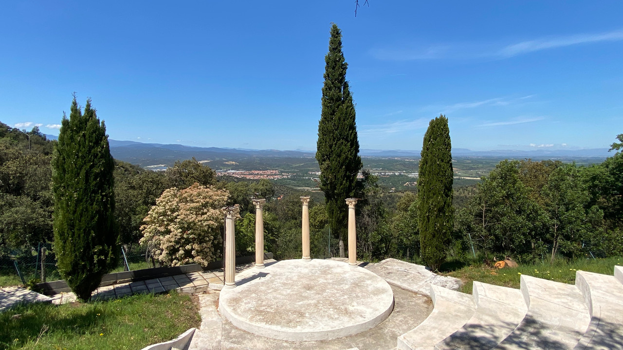 Unique 5-bedroom villa with swimming pool, sensational views and open-air theatre! - 5