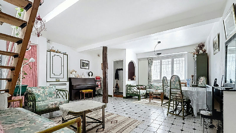PARIS 10th – Marché Saint-Quentin – Artist’s Duplex / House on Pedestrian Street – Calm and Characte - 2