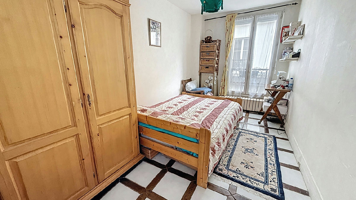 PARIS 10th – Marché Saint-Quentin – Artist’s Duplex / House on Pedestrian Street – Calm and Characte - 9