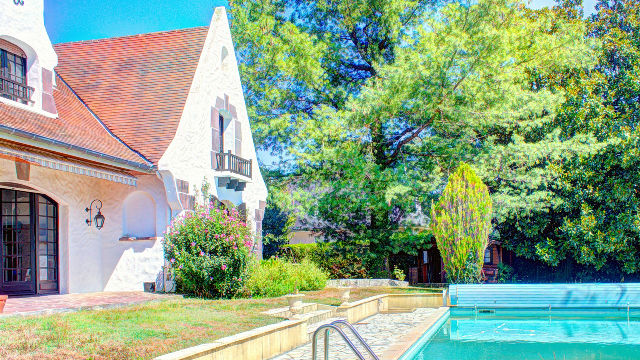 Delightful Villa, Unique Style with Pool, 7 Bedrooms, Quiet Residential Location - 2