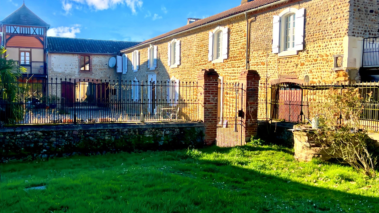 18C Manor for sale in 4 ha. Gers - 3