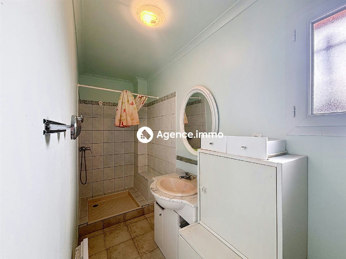 House T5 with pool, garage and enclosed land in a quiet environment - 13