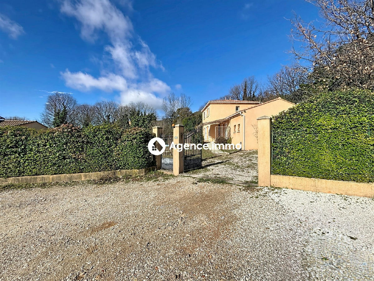 House T5 with pool, garage and enclosed land in a quiet environment - 14