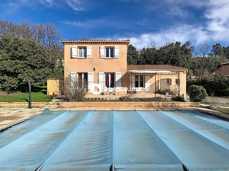 House T5 with pool, garage and enclosed land in a quiet environment - 2