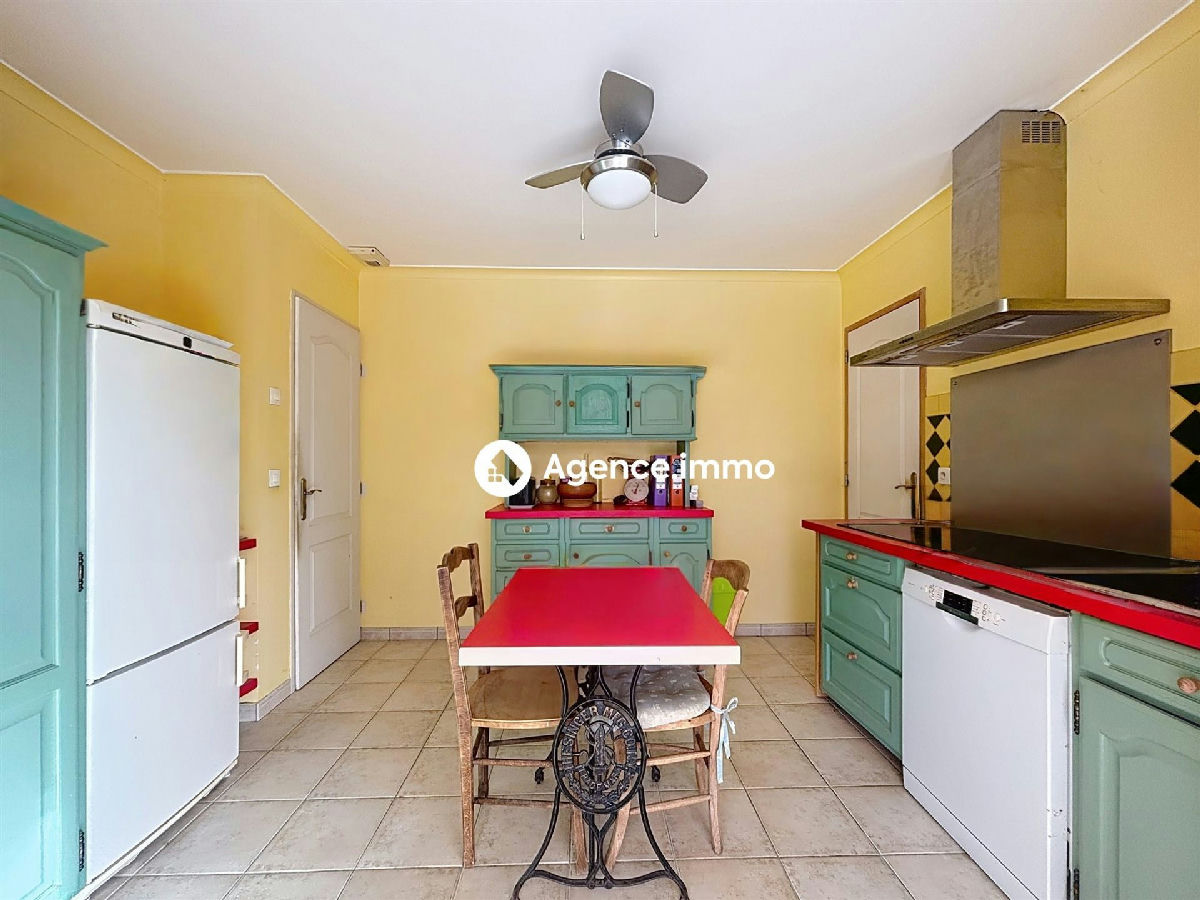 House T5 with pool, garage and enclosed land in a quiet environment - 6