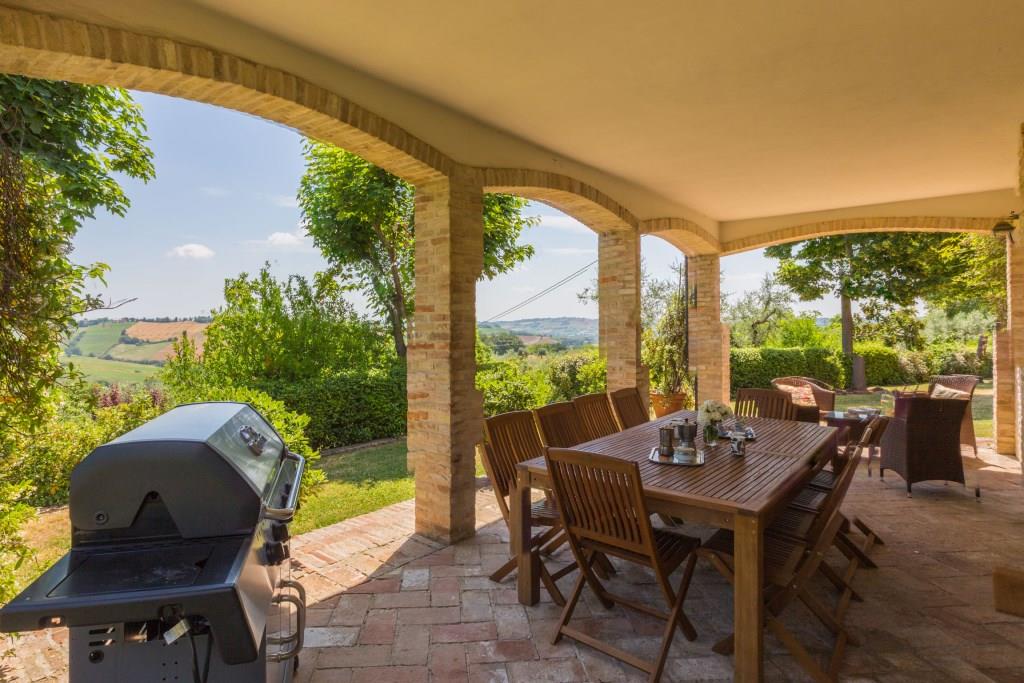 Restored country house with swimming pool, 5 bedrooms and 2 bathrooms in Le Marche, just 20 km from the Adriatic coast - 4