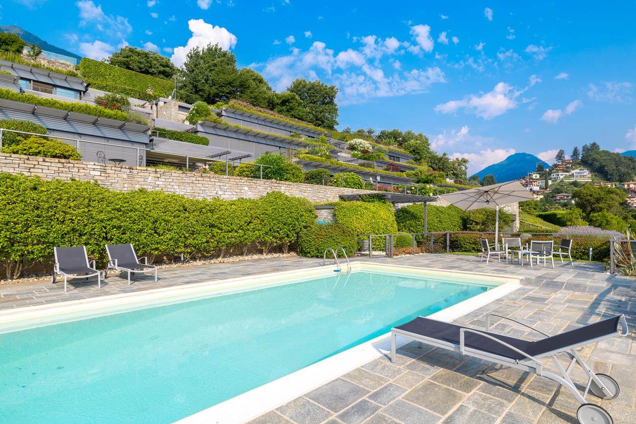Luxury Apartment in a Beautiful Residence with Pool and Stunning Views of Lake Como - 4