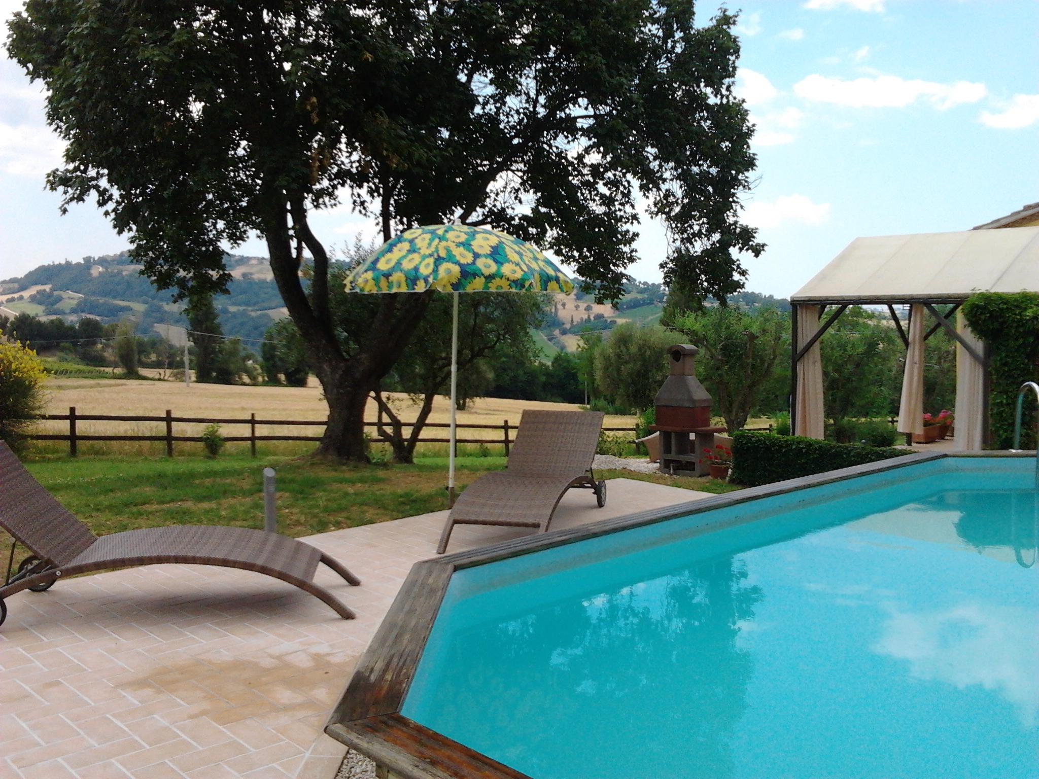 Renovated country house in Montalfoglio with possibility of 4 bedrooms, 2 bathrooms, above-ground pool, panoramic views - 3