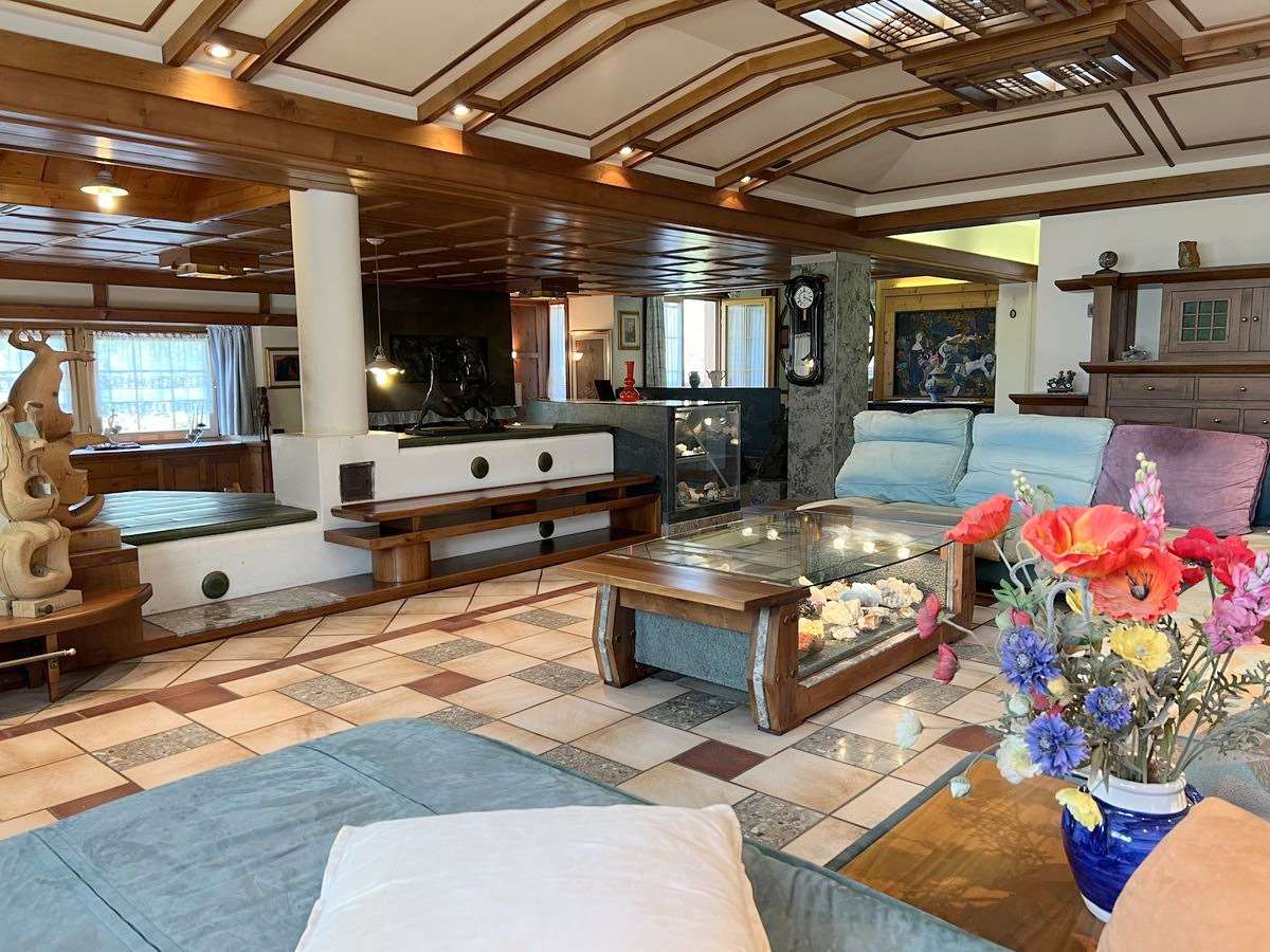 A prestigious large villa just a few kilometres from the most beautiful ski slopes of the Dolomiti Super Ski area - 4