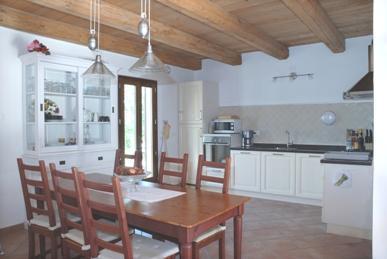 Restored, immediately habitable house with garden, as a holiday home, beautifully finished and located amid the rolling hills of Le Marche - 3