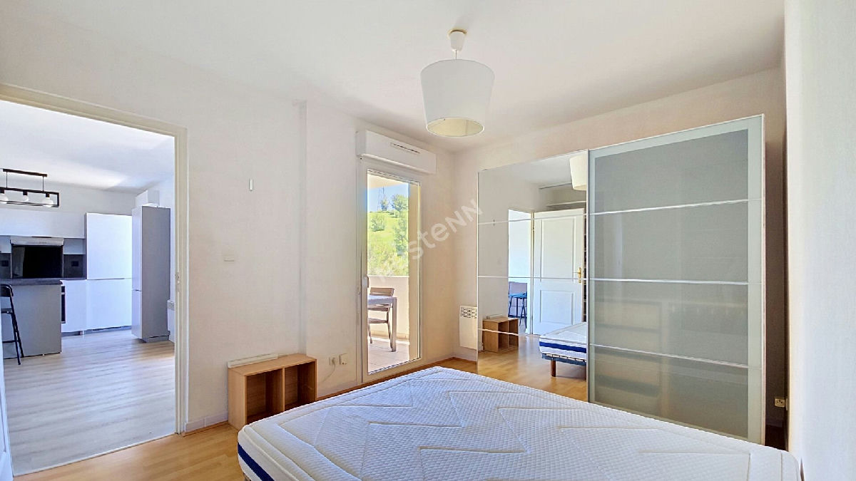 Spacious and Friendly Two-Room Apartment with Terrace - 12