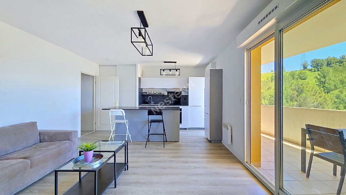 Spacious and Friendly Two-Room Apartment with Terrace - 4