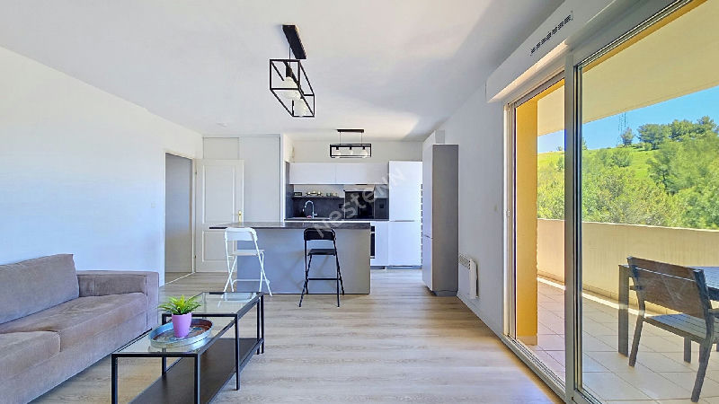 Spacious and Friendly Two-Room Apartment with Terrace - 5