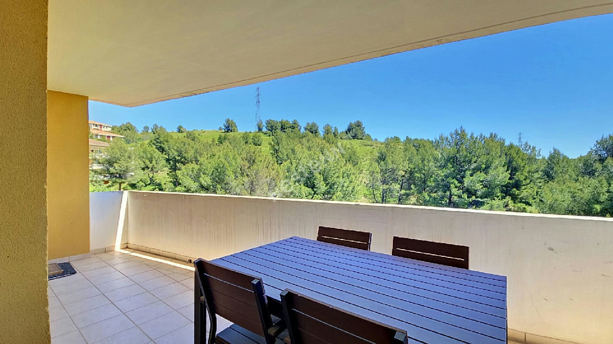 Spacious and Friendly Two-Room Apartment with Terrace - 9