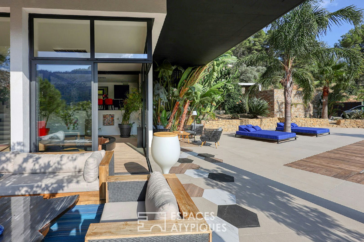 Atypical architect-designed house with a cinematic view - 4