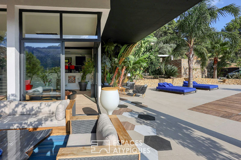 Atypical architect-designed house with a cinematic view - 4