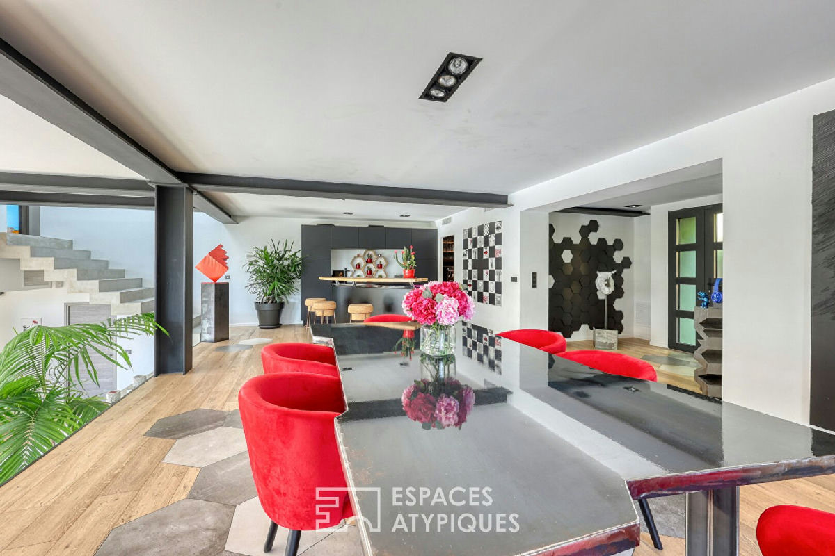 Atypical architect-designed house with a cinematic view - 8
