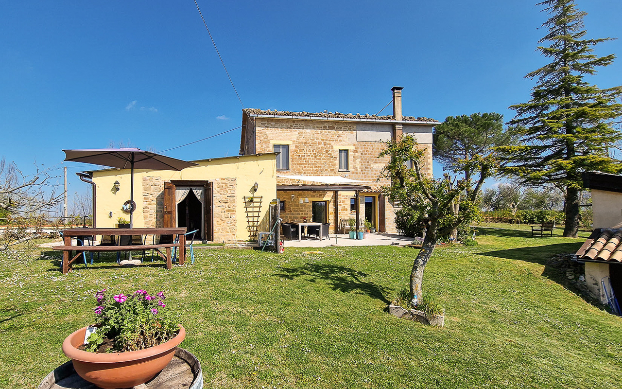 Casale Vera is a country house for sale that presents a unique opportunity for those seeking to indulge in the charm of rural tourism - 4