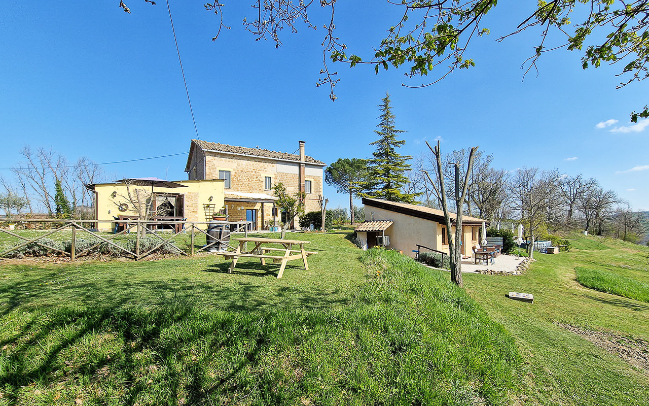 Casale Vera is a country house for sale that presents a unique opportunity for those seeking to indulge in the charm of rural tourism - 5