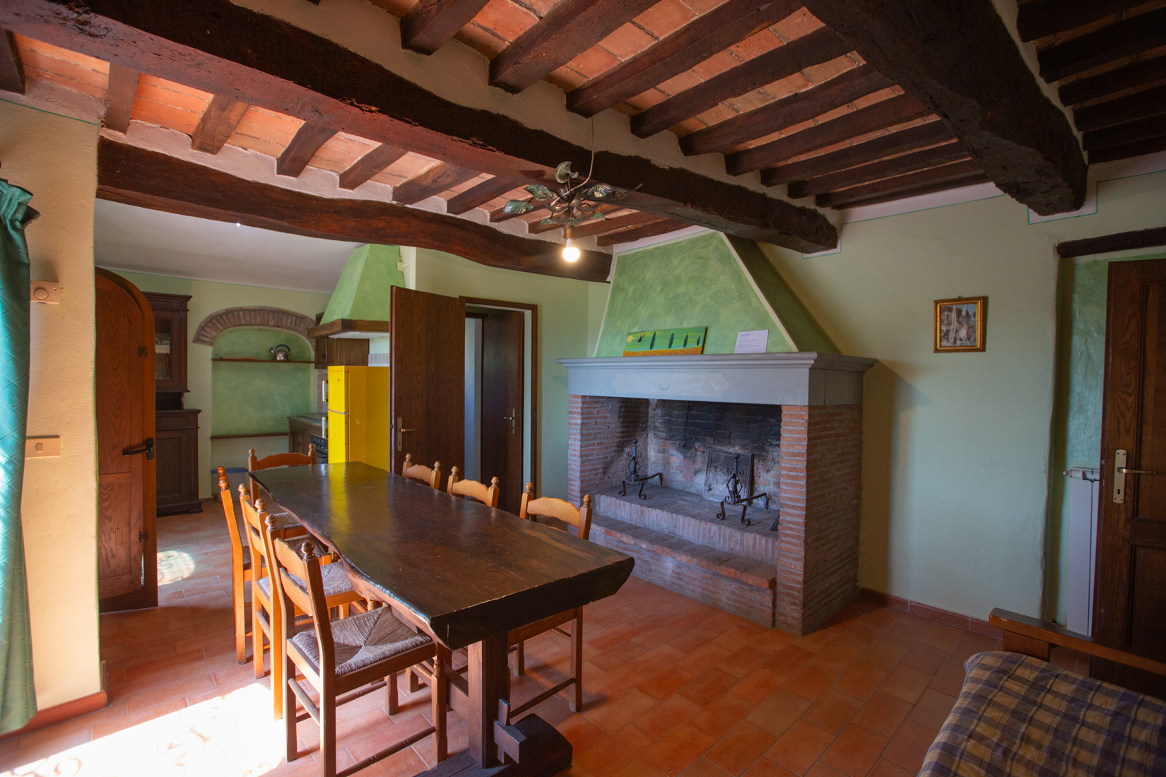 Spacious rustic semi-detached house with several apartments and swimming pool near Lake Trasimeno - 4