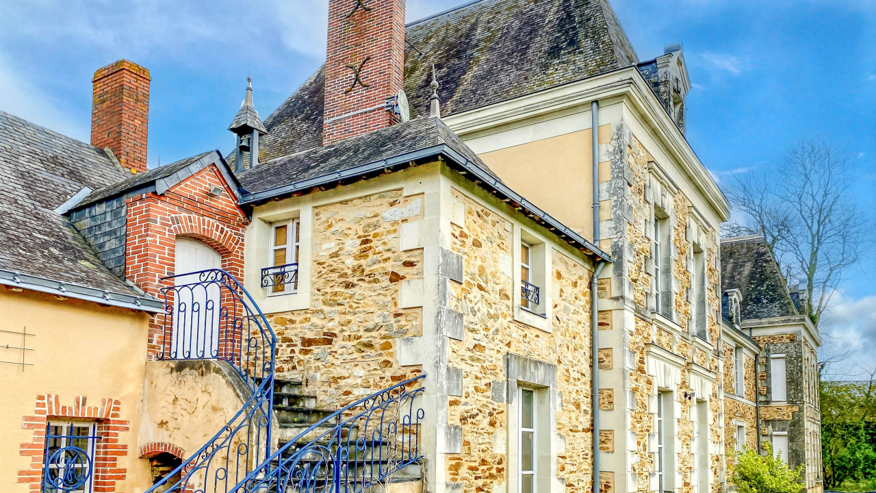 Loire Valley Manor House with 21 hectares, Pool, Outbuildings & Significant Potential - 2