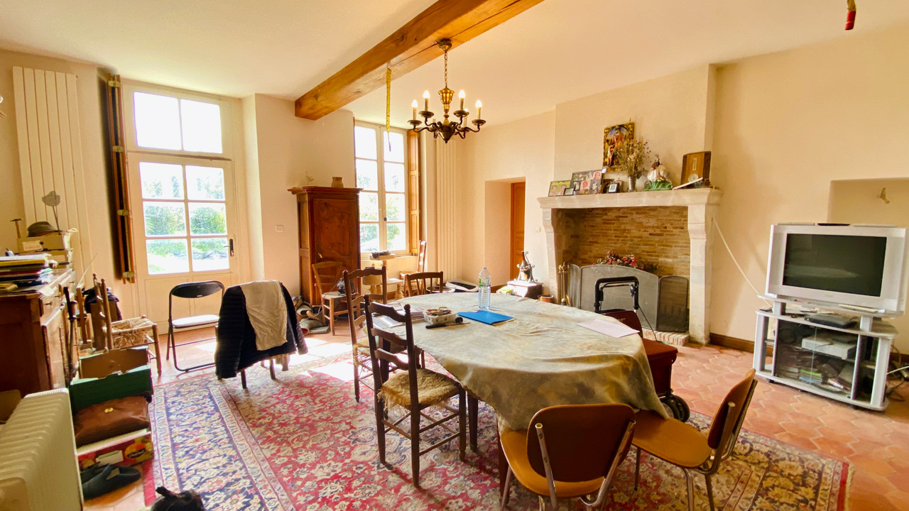 Loire Valley Manor House with 21 hectares, Pool, Outbuildings & Significant Potential - 5
