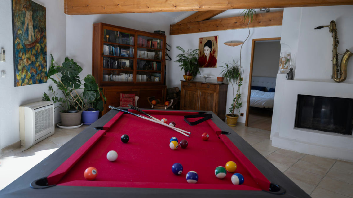 Architect-designed 5-bedroom villa in Fuveau, Provence, with Sainte-Victoire views, pool, land - 1