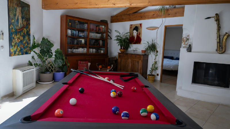 Architect-designed 5-bedroom villa in Fuveau, Provence, with Sainte-Victoire views, pool, land