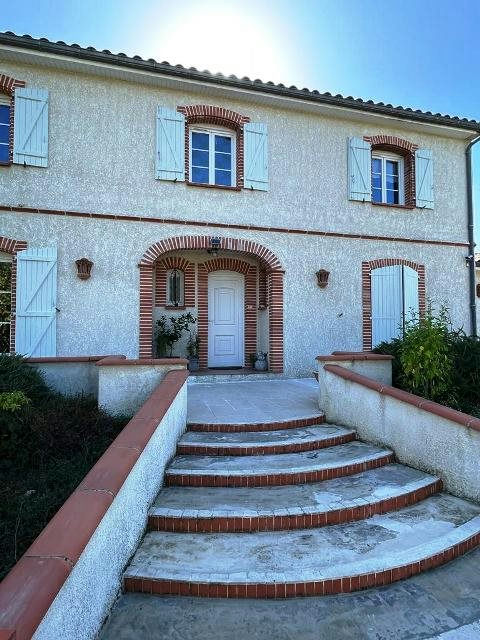 Beautiful villa with gite and swimming pool - 2