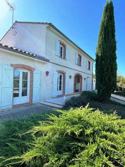 Beautiful villa with gite and swimming pool - 3