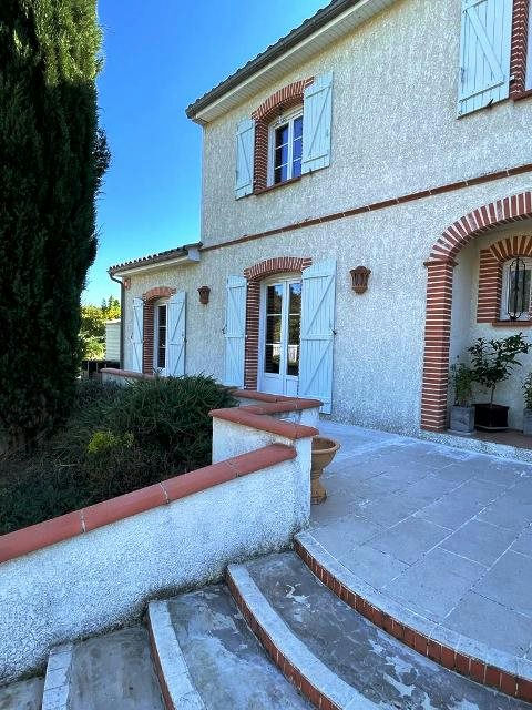 Beautiful villa with gite and swimming pool - 4