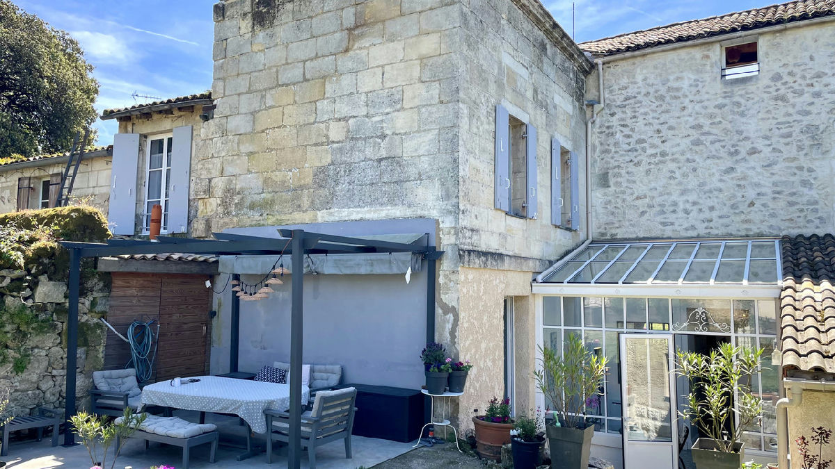 Fabulous large fully renovated 4/5 bedroom stone village property with garden in the heart of Fronsac - 1