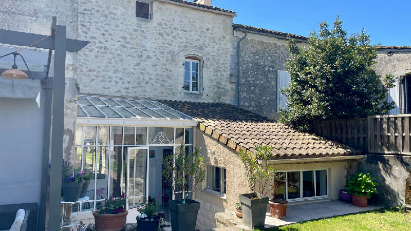 Fabulous large fully renovated 4/5 bedroom stone village property with garden in the heart of Fronsac - 2