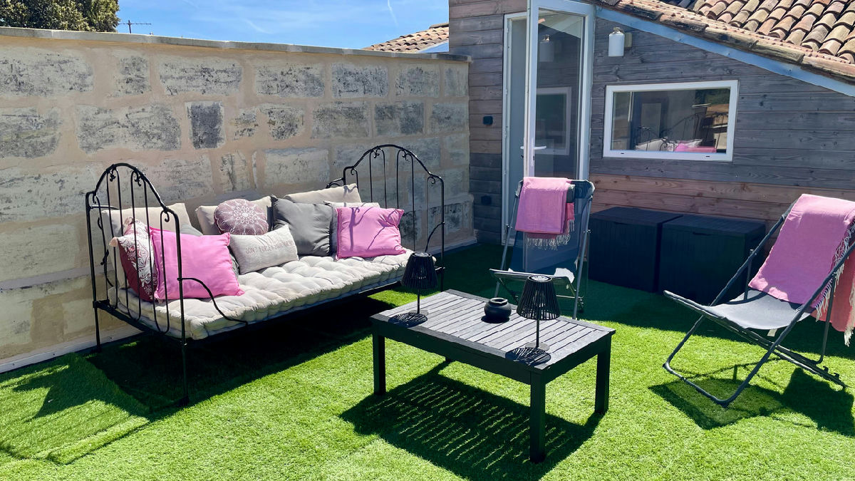 Fabulous large fully renovated 4/5 bedroom stone village property with garden in the heart of Fronsac - 3