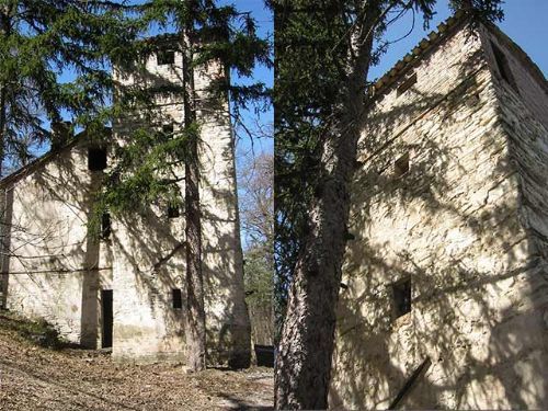 Medieval hunting lodge - 2