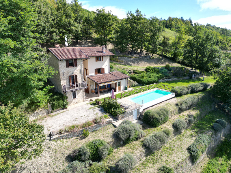 Restored villa with 5 bedrooms, 3 bathrooms, and beautiful pool - 4