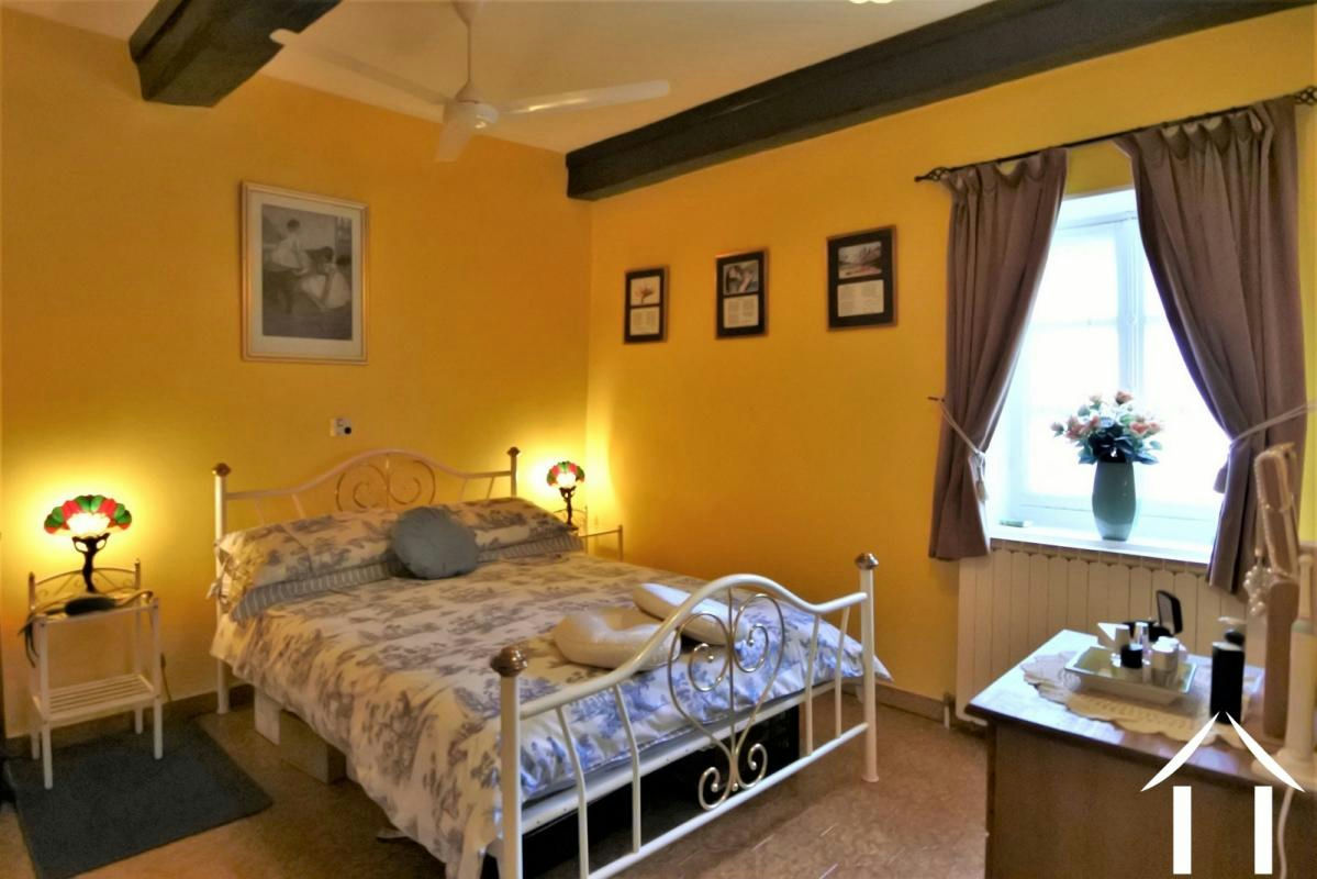 2 bedroom stone house, small garden and nice view. Burgundy - 6