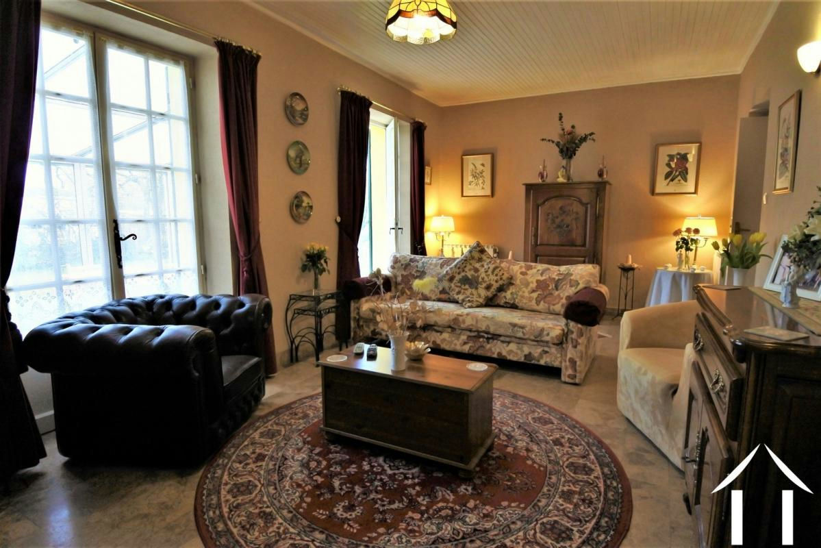 2 bedroom stone house, small garden and nice view. Burgundy - 10