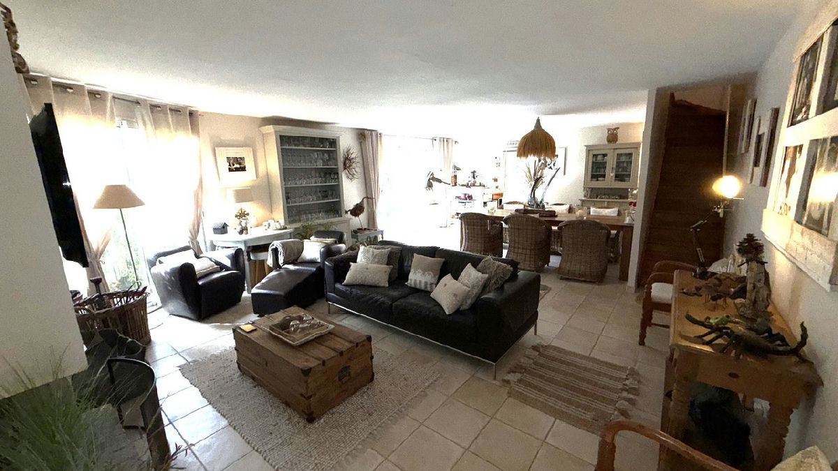 Beautiful property in Cotignac with 4 bedrooms, swimming pool, gardens and garage - 6