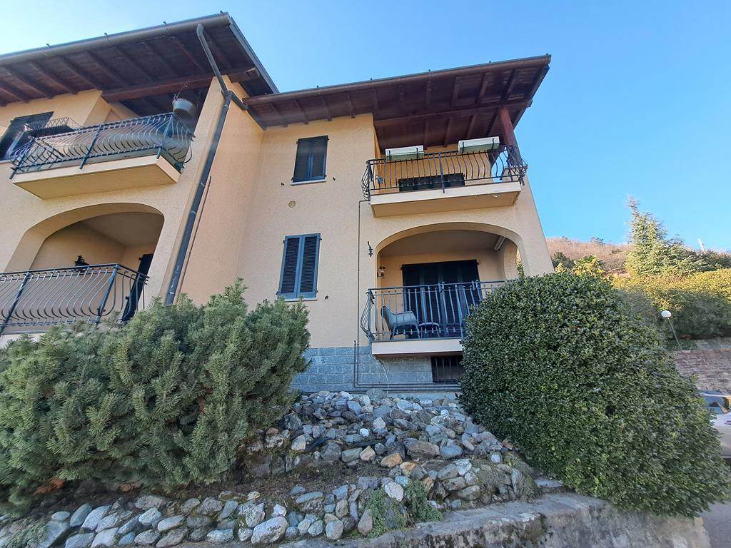 Apartment in Residence with Spectacular Lake Views - 3