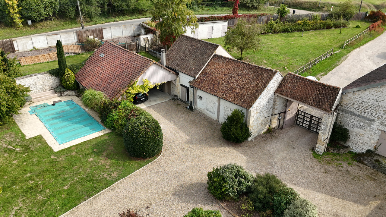 Val-d’Oise: 17th-Century Estate on 4,930 m² with 4 Independent Houses, Outbuildings and Swimming Pool - 2