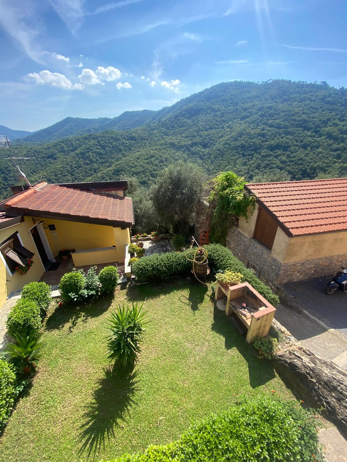 Country house with sea views and large garden