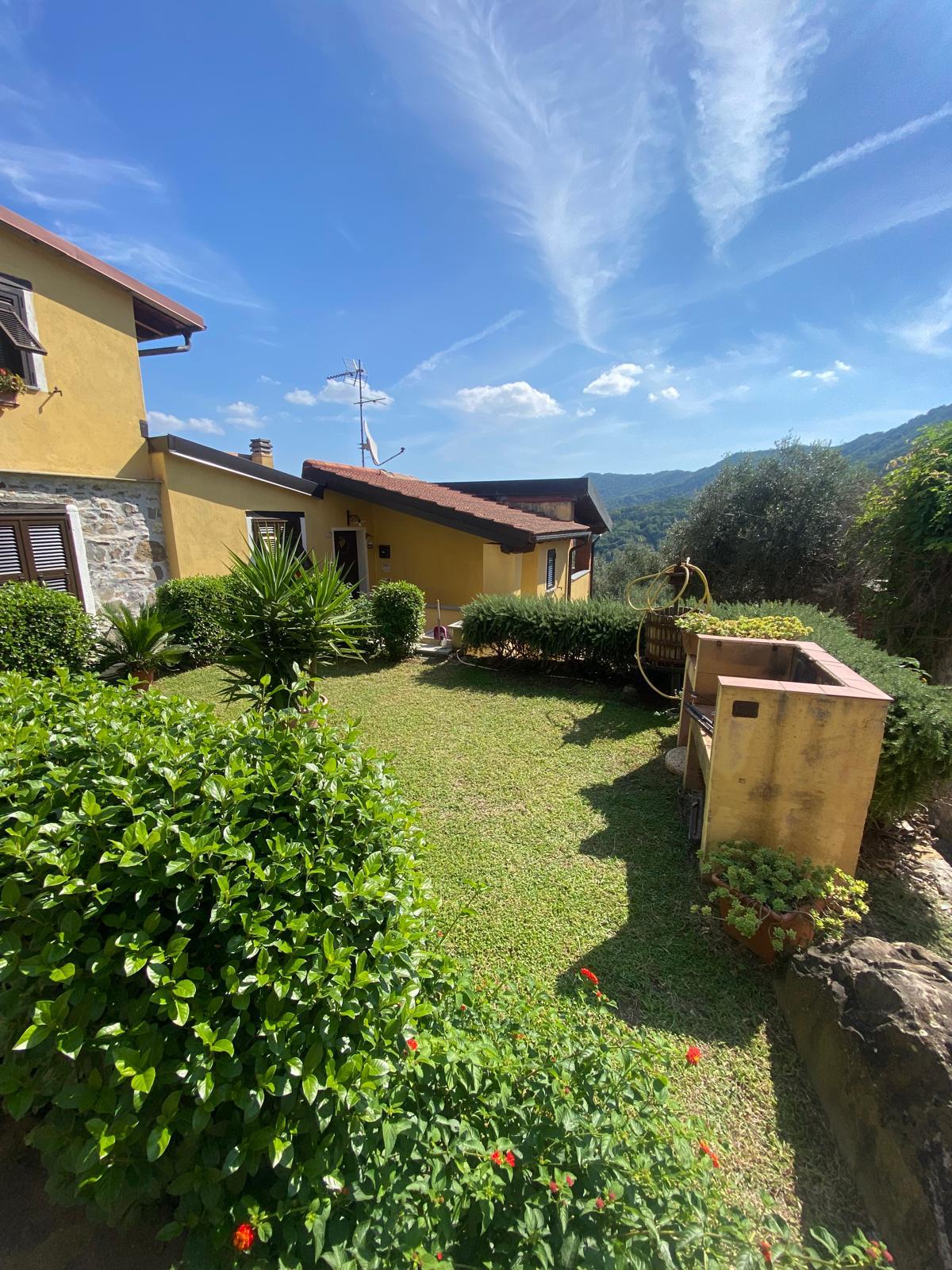 Country house with sea views and large garden - 2