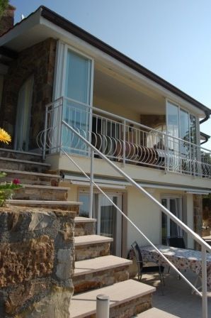 Villa built to perfection with views to the French Caps