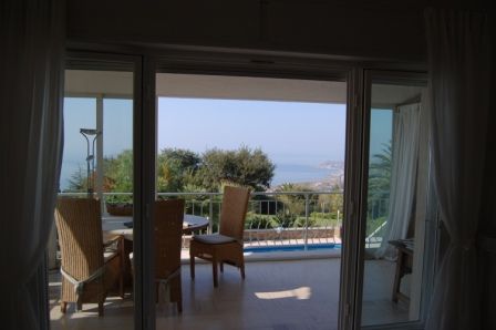 Villa built to perfection with views to the French Caps - 3