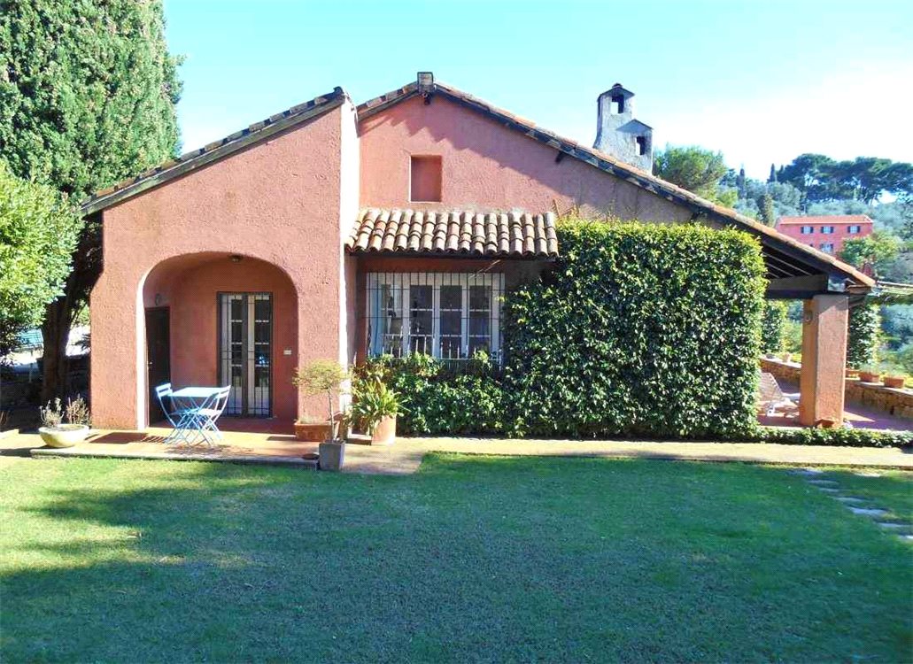 Villa Veronica – charming house with swimming pool and stunning views of the sea and the city