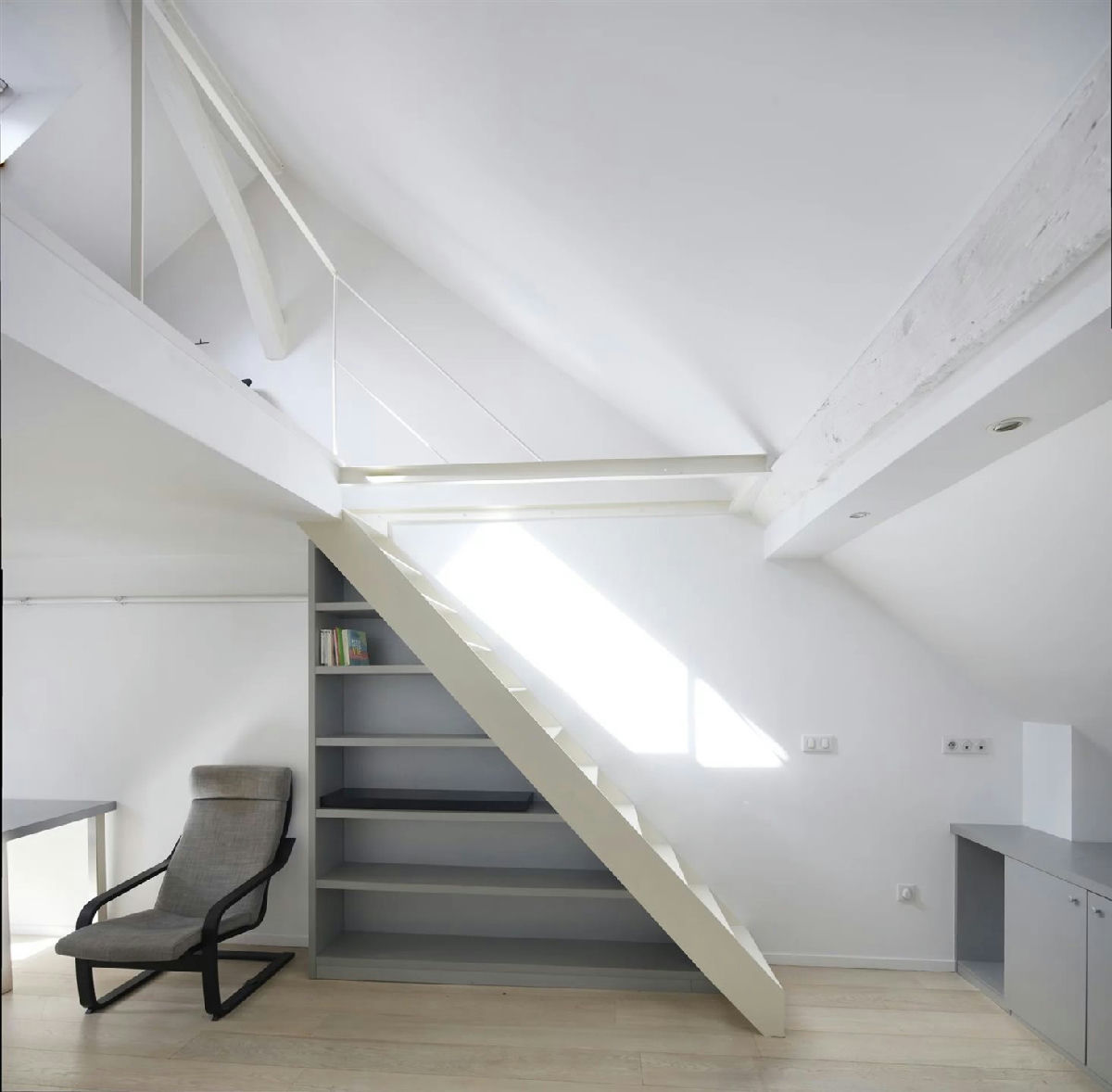 A charming pied-à-terre between Rue de Seine and Odéon - 13